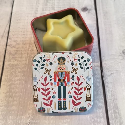 Savon étoile dans une boîte en métal