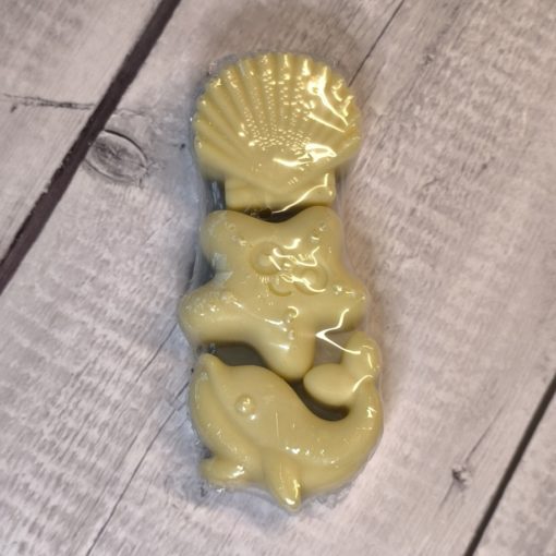 Savon tout doux au beurre de karité et huile d'avocat. Idéal pour les bébés et toutes les peaux sensibles. Sans parfum, sans allergène.