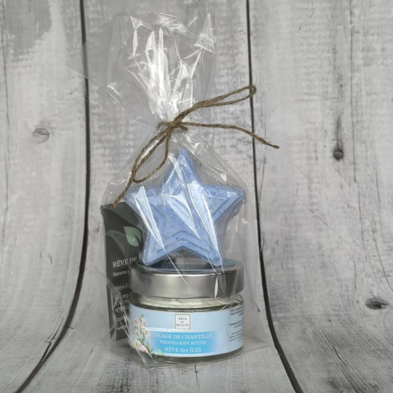 Nuage de chantilly au karité, cacao et coco au parfum de monoï ainsi qu'une bombe de bain moussante