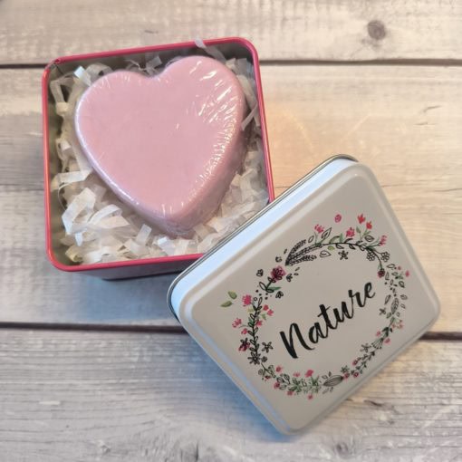 Savon coeur dans boîte en métal