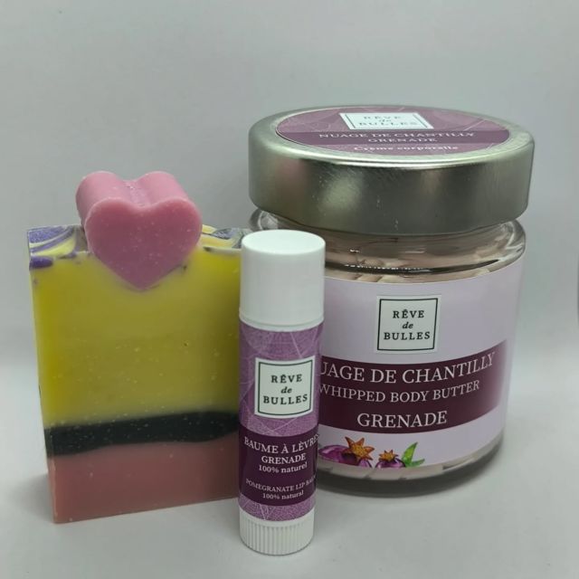 Ça fait un bail que je n'ai rien publié... Il faut dire que je travaille d'arracher pied pour créer le coffret découverte pour  l'hôtel Cailler. 

Si vous cherchez un joli cadeau pour la fête des mères, j'ai ce qu'il vous faut! 😉
Belle journée !

#savonnerieartisanale #fribourg #artisanatfribourgeois #artisanatsuisse #artisanatsuisseromand #cosmetiquesnaturels #cosmetiquenaturelle #zerowaste #savon #followers