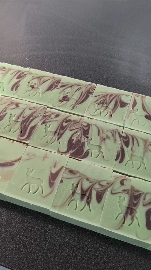 #savonneriesuisse #artisanatfribourgeois #cosmetiquesnaturels #swissmade #artisanatsuisseromand #swisscosmetics #savon #zerodechetsuisse #zerowasteswitzerland #epicerievrac #savon #savonnerieartisanale